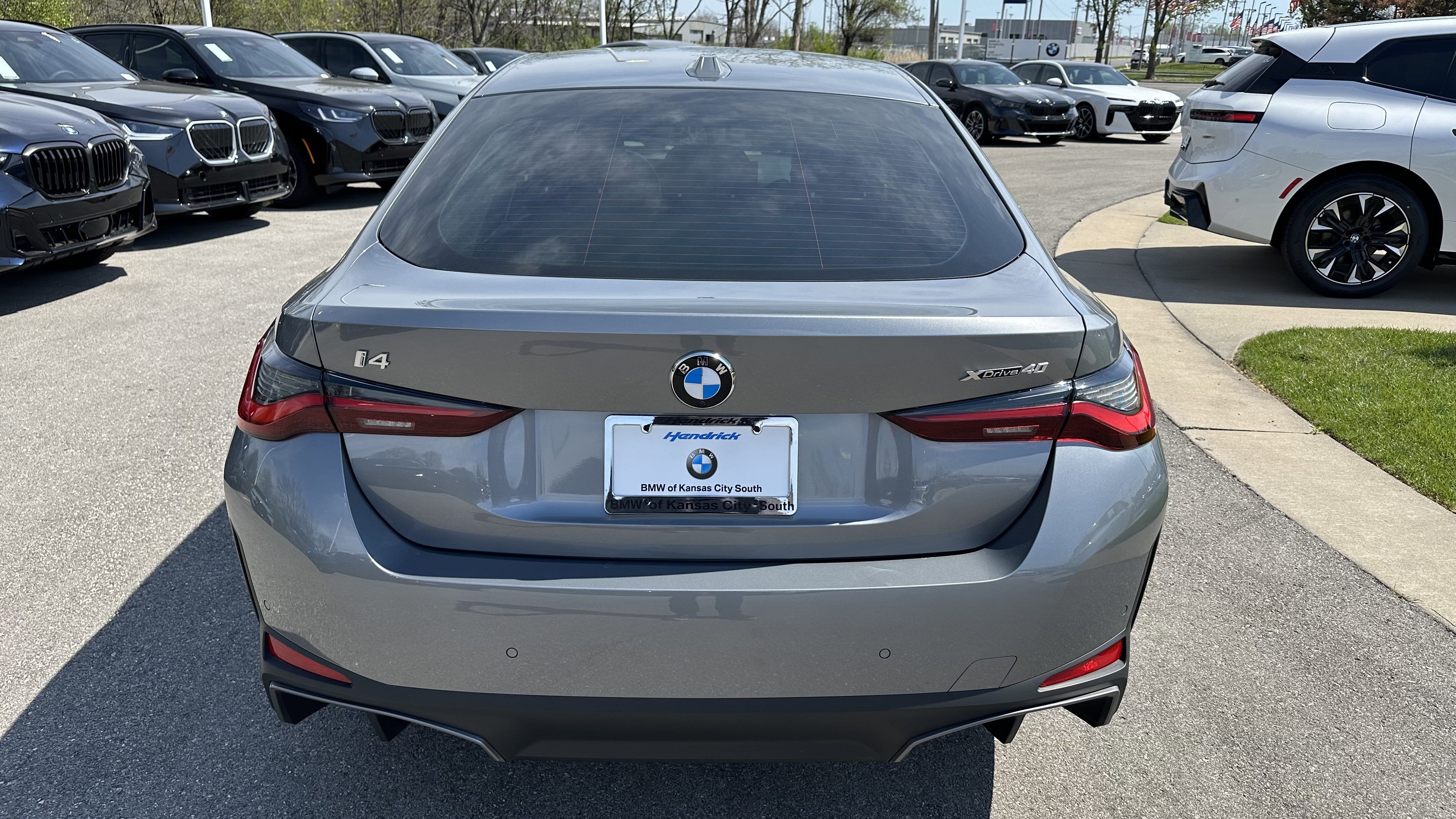 Used 2026 BMW i4 xDrive40i AWD/4WD image 9