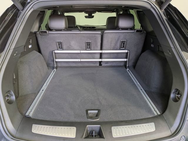 Used 2023 Cadillac XT5 Premium Luxury w/ Technology Package AWD/4WD image 13