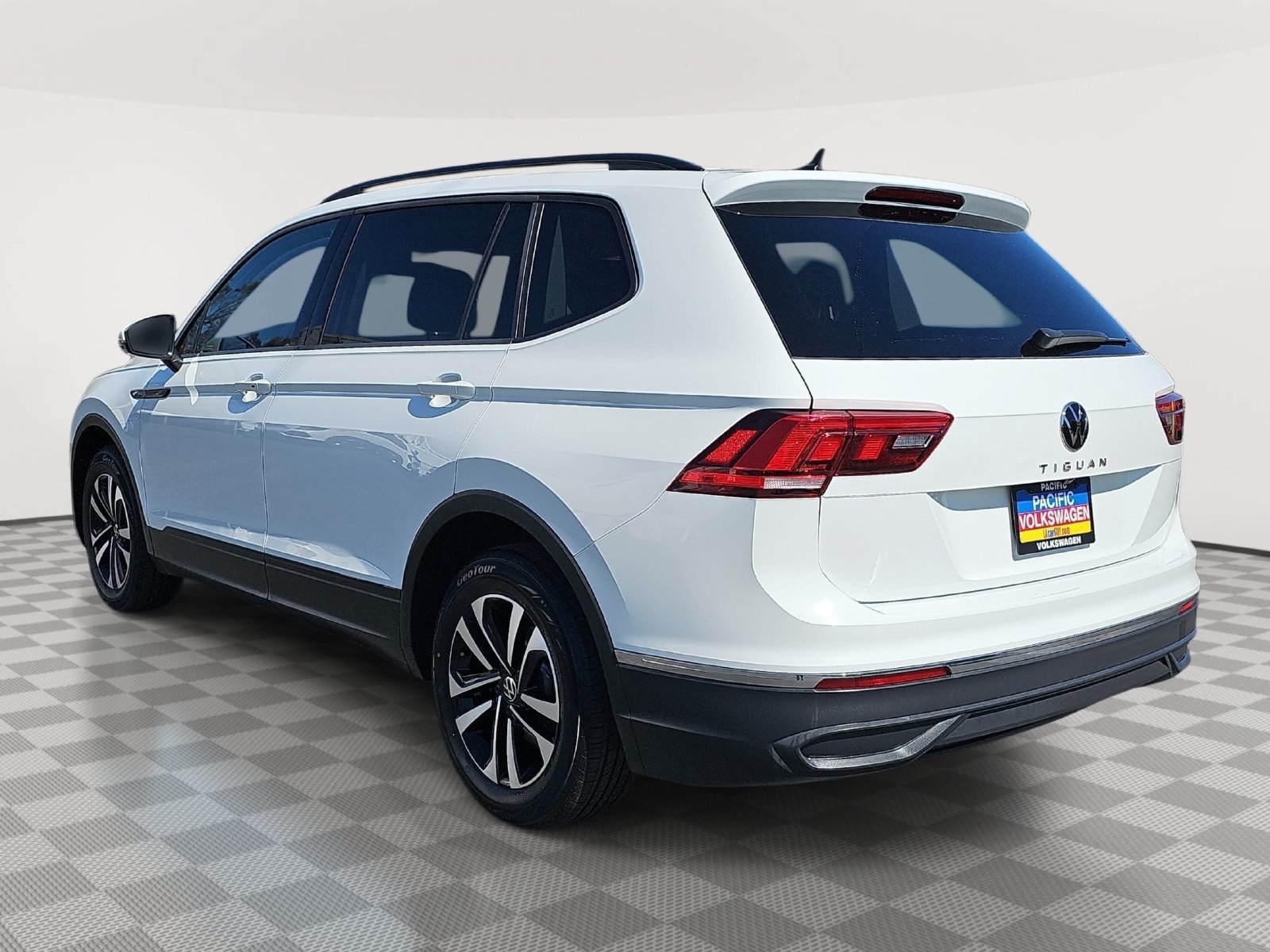 Used 2023 Volkswagen Tiguan S FWD image 7