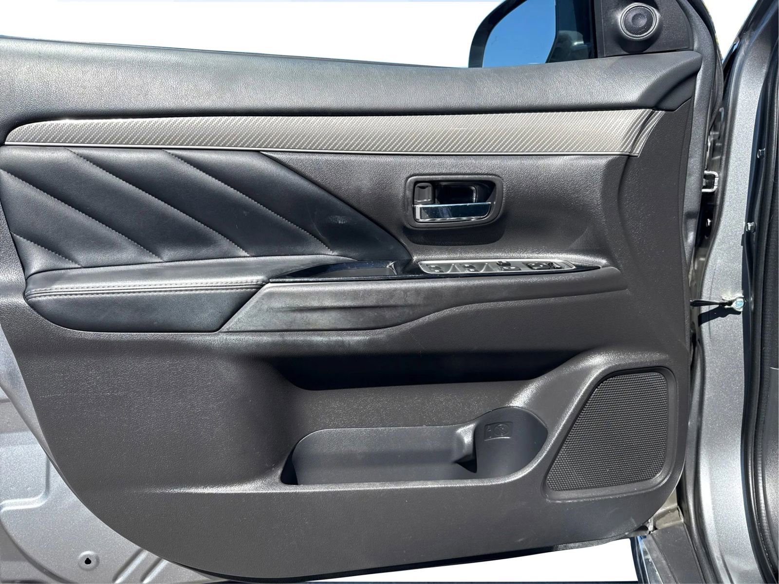 Used 2021 Mitsubishi Outlander SEL image 25