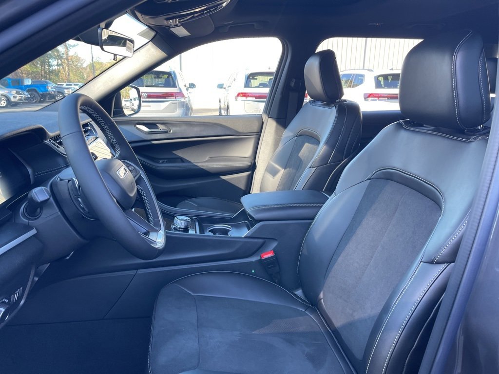 New 2025 Jeep Grand Cherokee L Altitude image 17