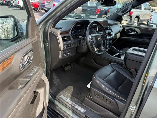 Used 2023 Chevrolet Suburban Premier image 10