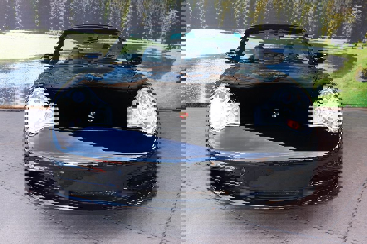 Used 2004 Porsche 911 Carrera image 2