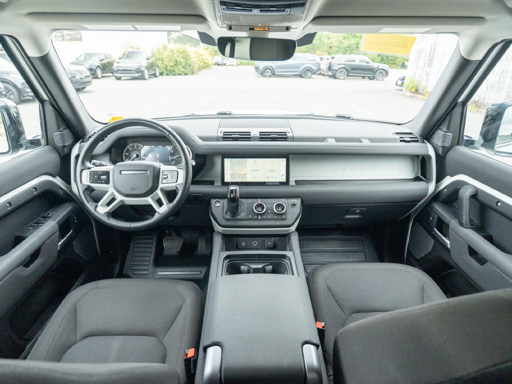 Used 2023 Land Rover Defender 110 AWD/4WD image 18