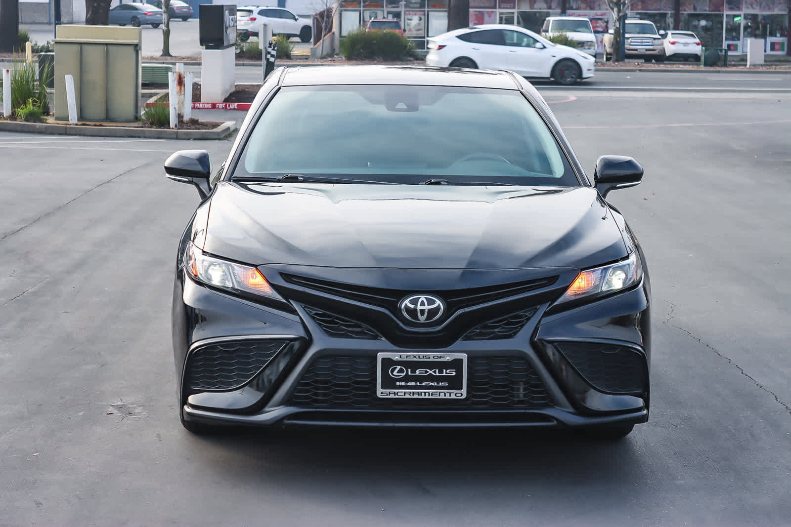 Used 2022 Toyota Camry SE image 6