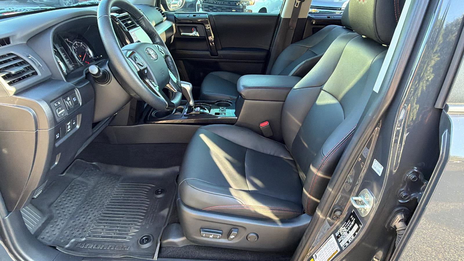 Used 2024 Toyota 4Runner TRD Off-Road Premium AWD/4WD image 16