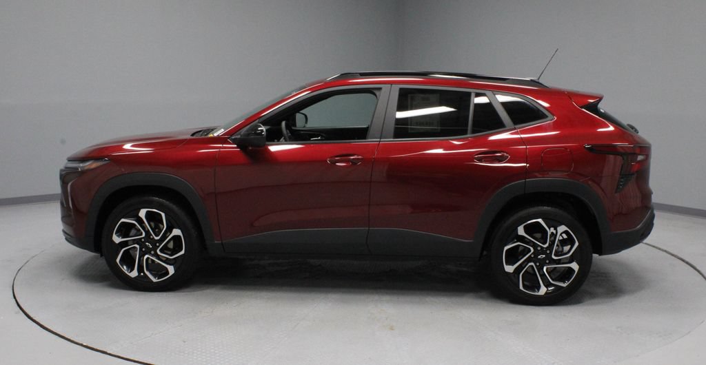 Used 2025 Chevrolet Trax RS w/ Driver Confidence Package FWD image 7