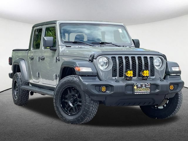 Used 2020 Jeep Gladiator Sport w/ Quick Order Package 24S AWD/4WD image 2