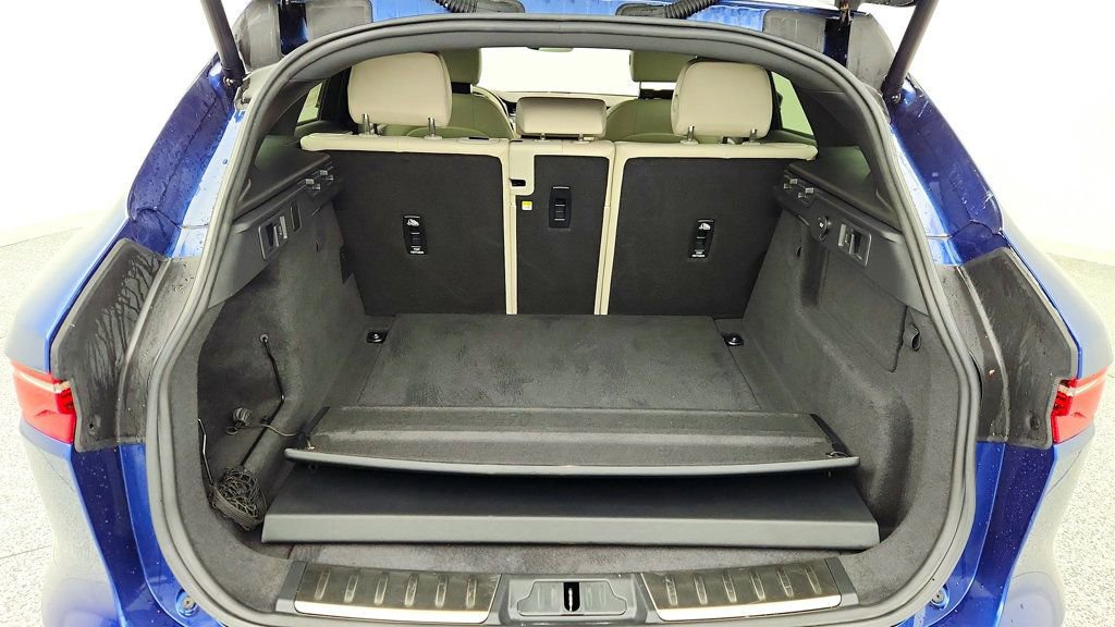 Used 2021 Jaguar F-PACE S image 21