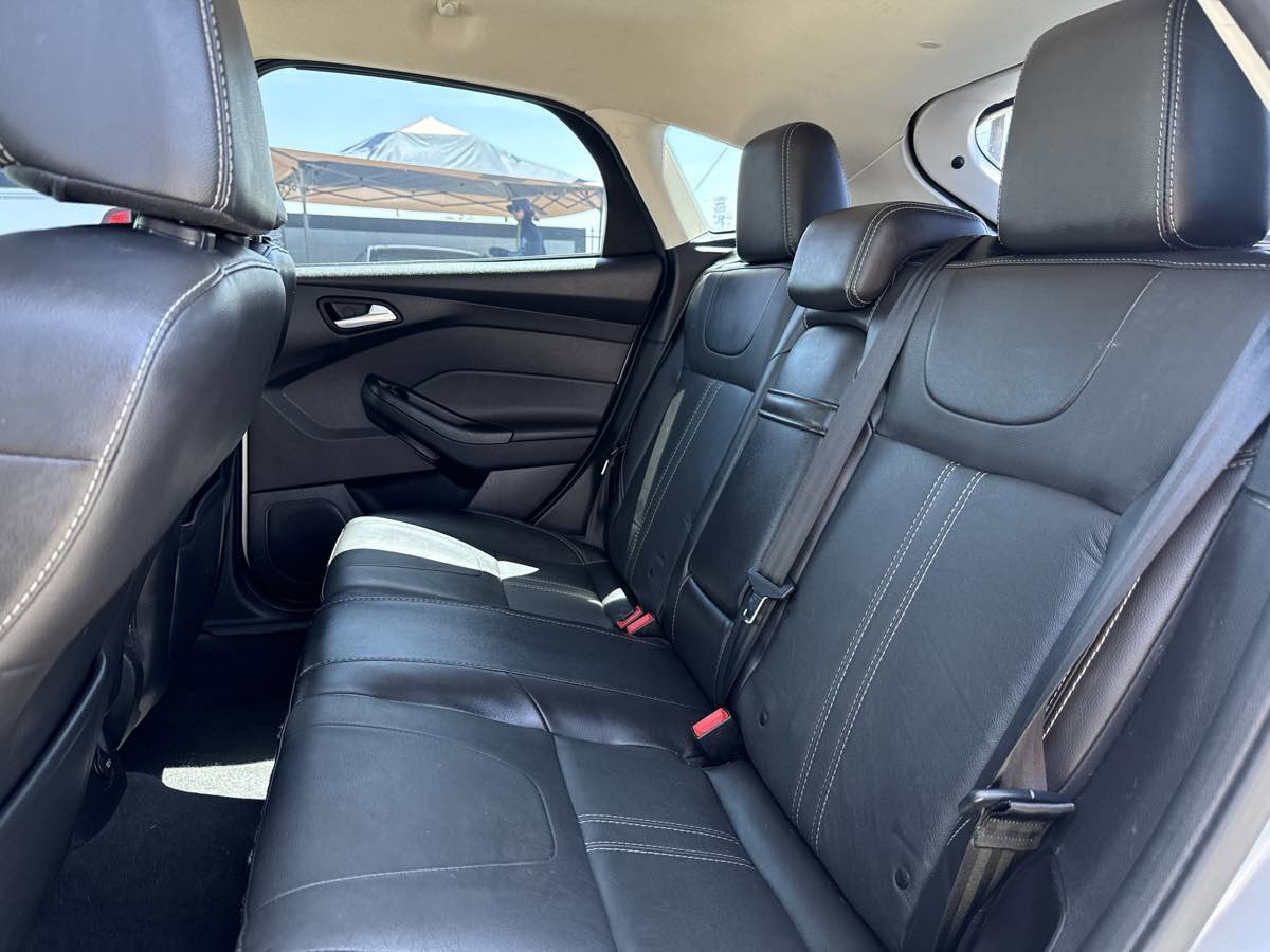 Used 2013 Ford Focus SE FWD image 11