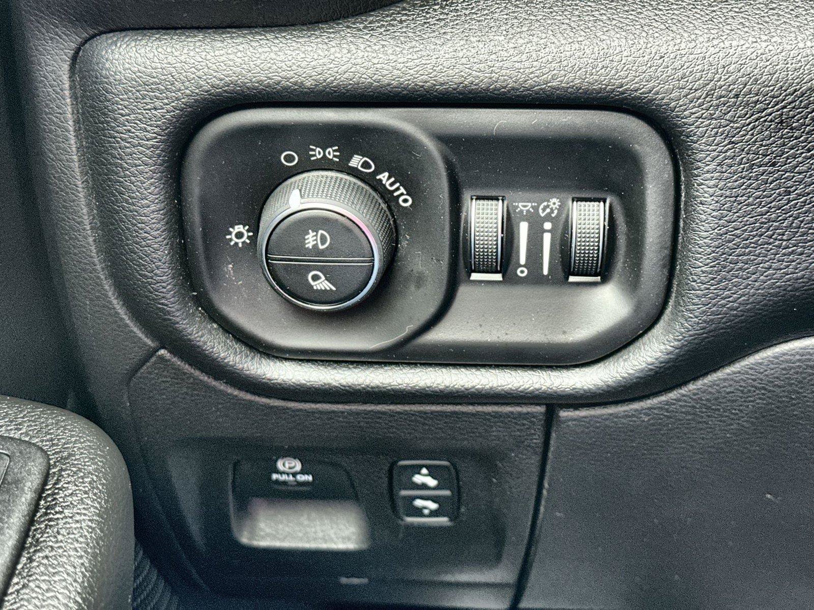 Used 2019 RAM 1500 Big Horn AWD/4WD image 30