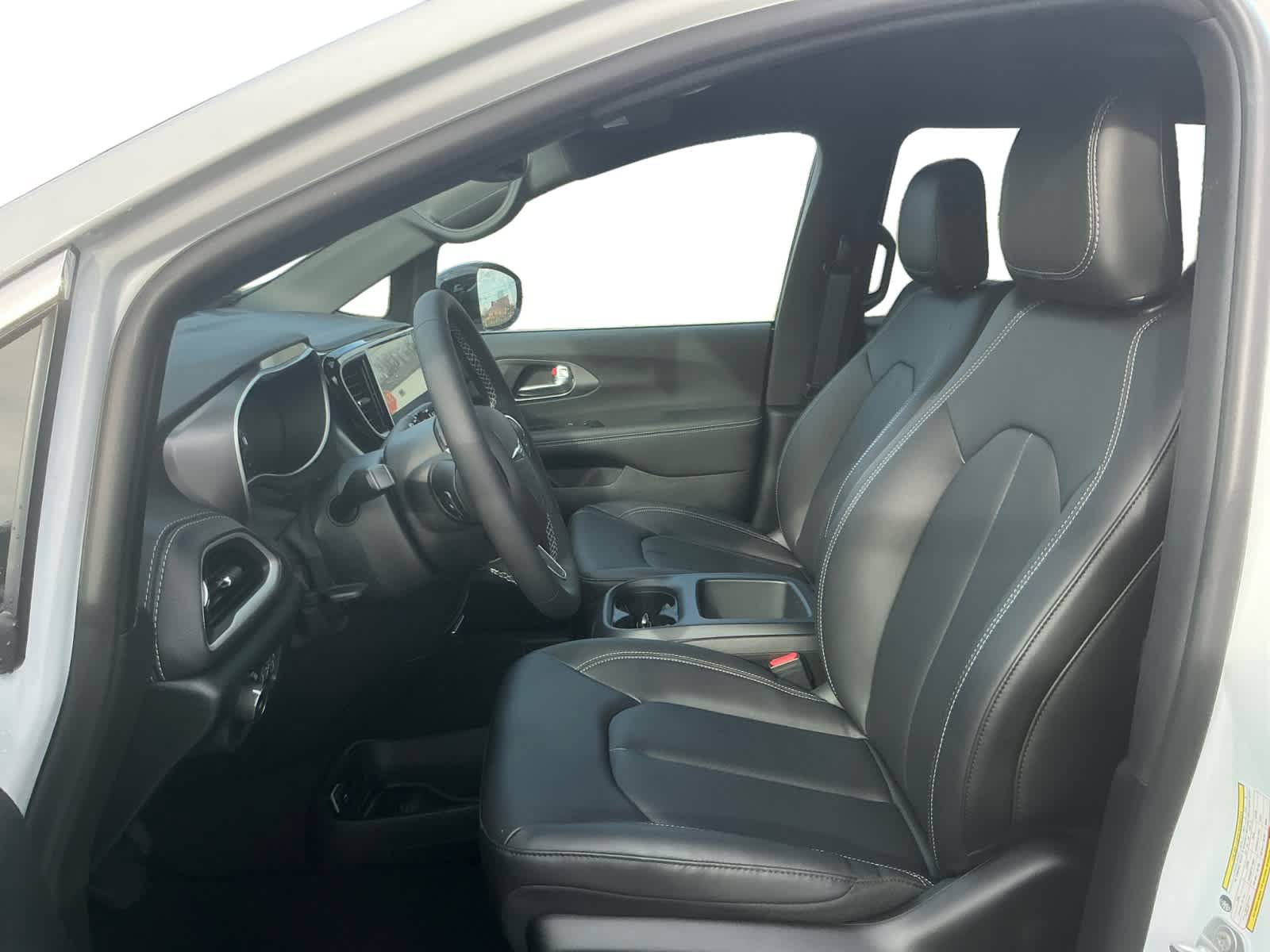 New 2026 Chrysler Pacifica Select FWD image 10