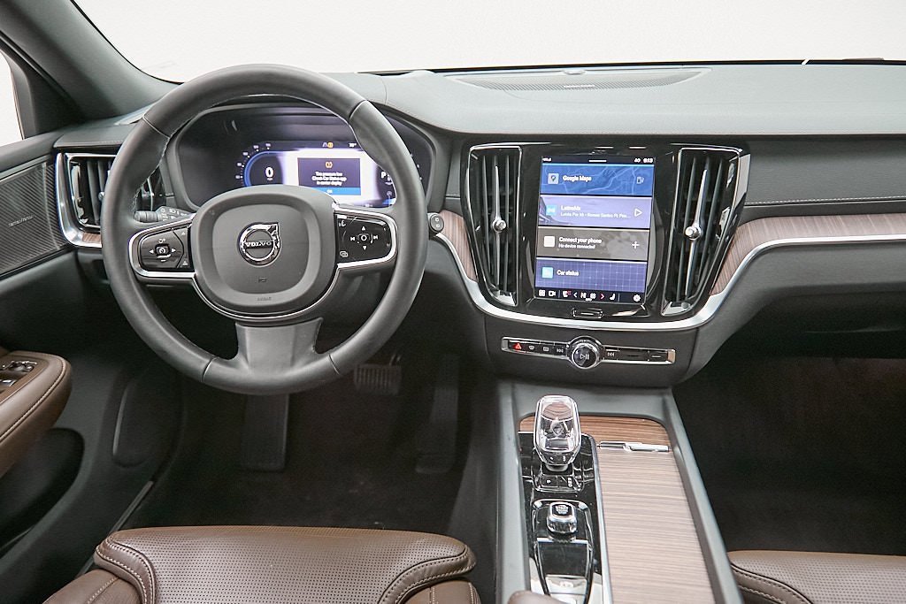 Certified 2024 Volvo V60 B5 Cross Country Ultimate image 24