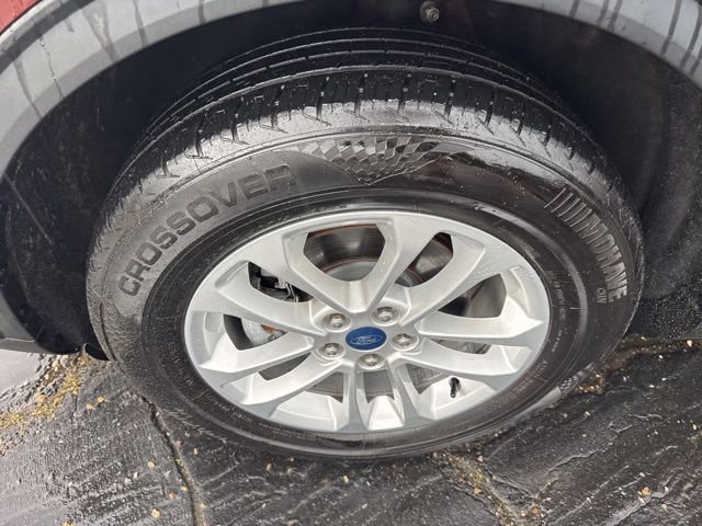 Used 2021 Ford Escape SE image 9