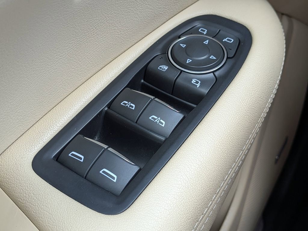 Used 2018 Cadillac XT5 Premium Luxury image 28