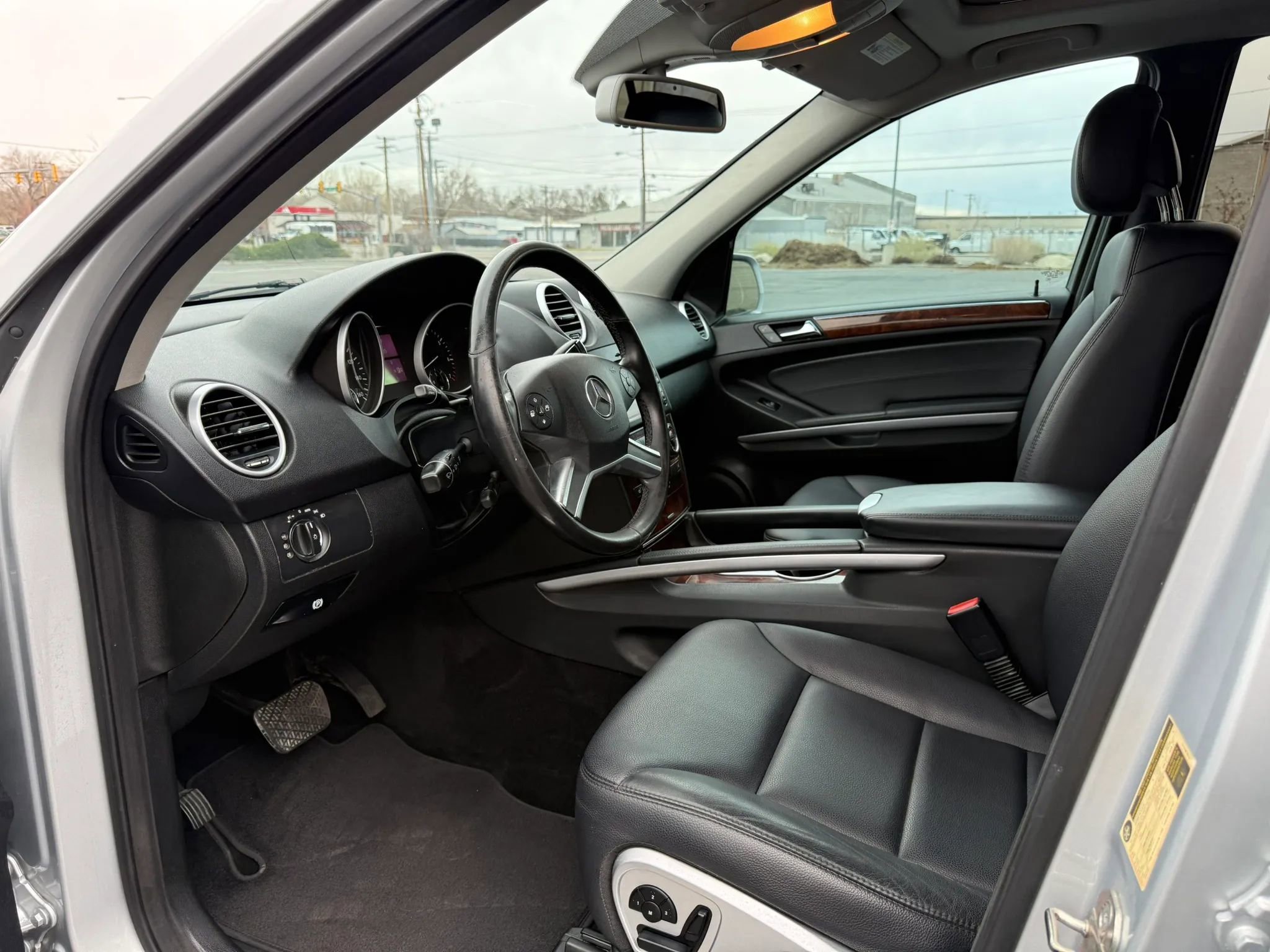 Used 2010 Mercedes-Benz ML 550 4MATIC image 9