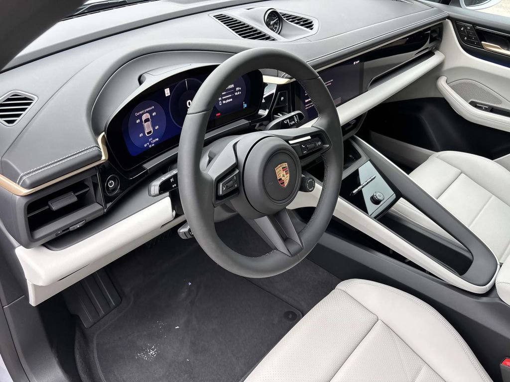 Used 2025 Porsche Macan 4 Electric image 26
