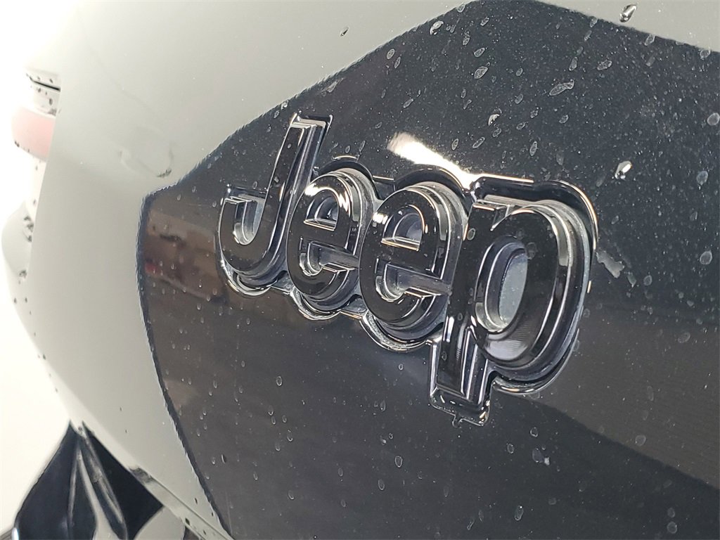 Used 2024 Jeep Grand Cherokee L Altitude image 7
