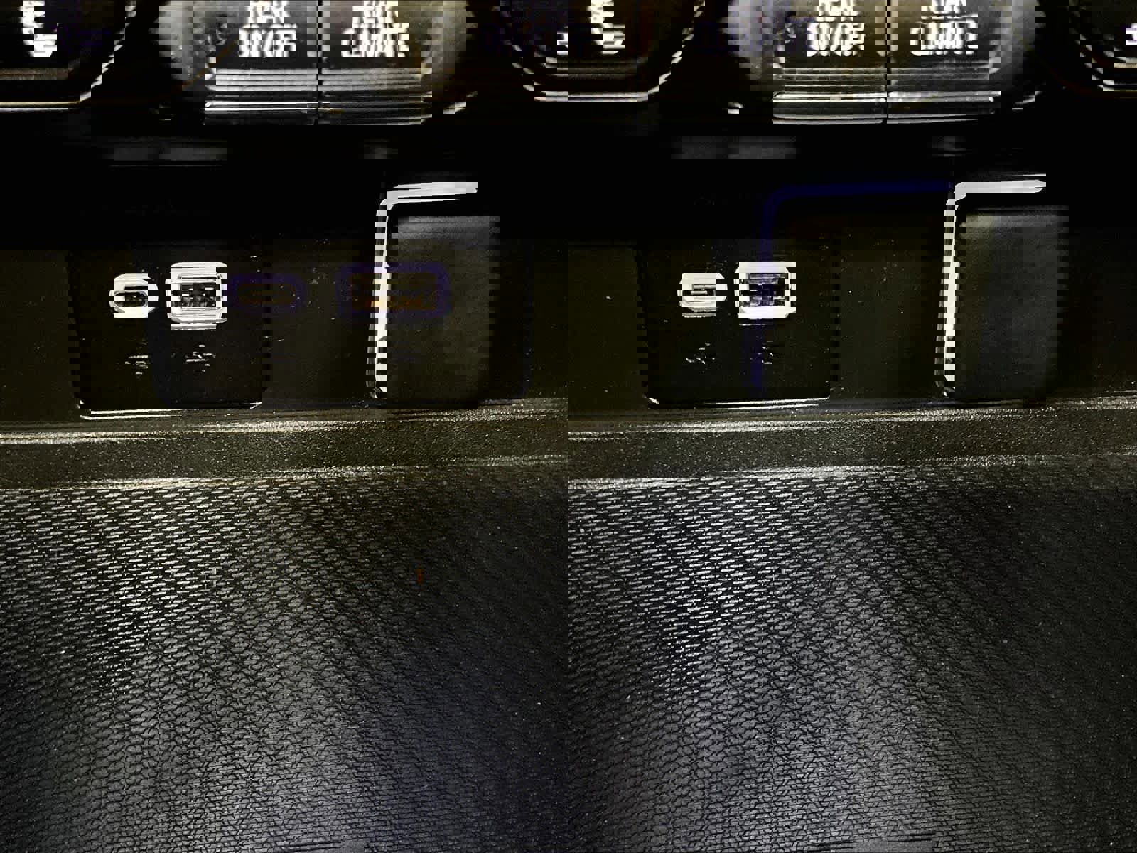 Used 2024 Chevrolet Suburban RST w/ Luxury Package image 27