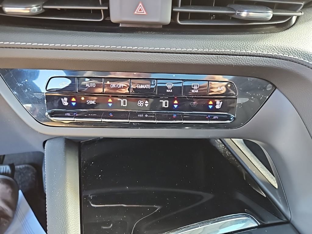 Used 2023 Buick Envision Avenir image 20