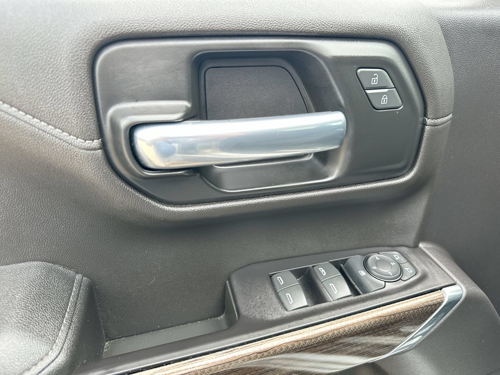 Used 2020 Chevrolet Silverado 1500 LT Trail Boss AWD/4WD image 13