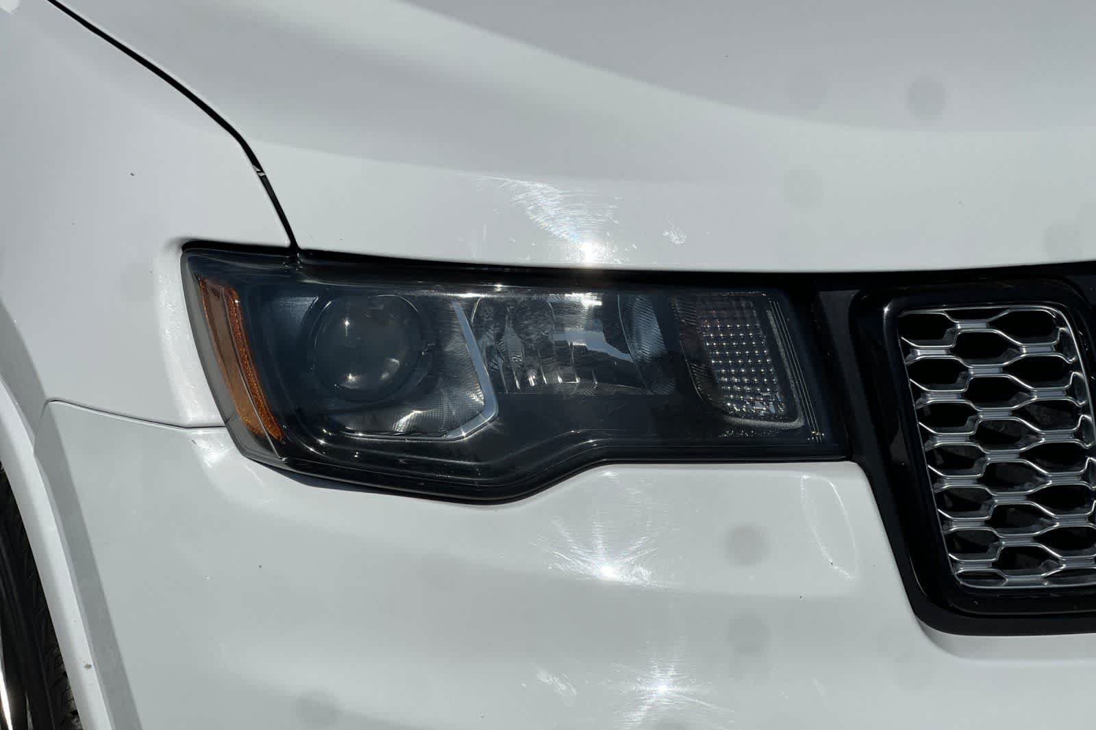 Used 2018 Jeep Grand Cherokee Altitude RWD image 35