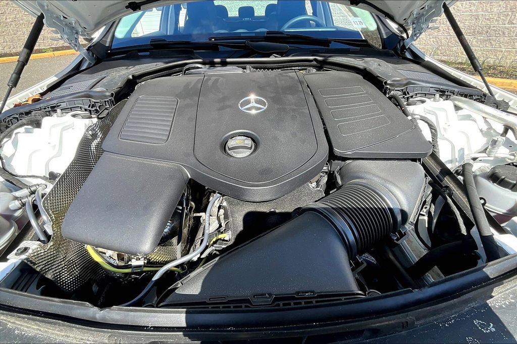 Used 2025 Mercedes-Benz C 300 4MATIC Sedan image 9