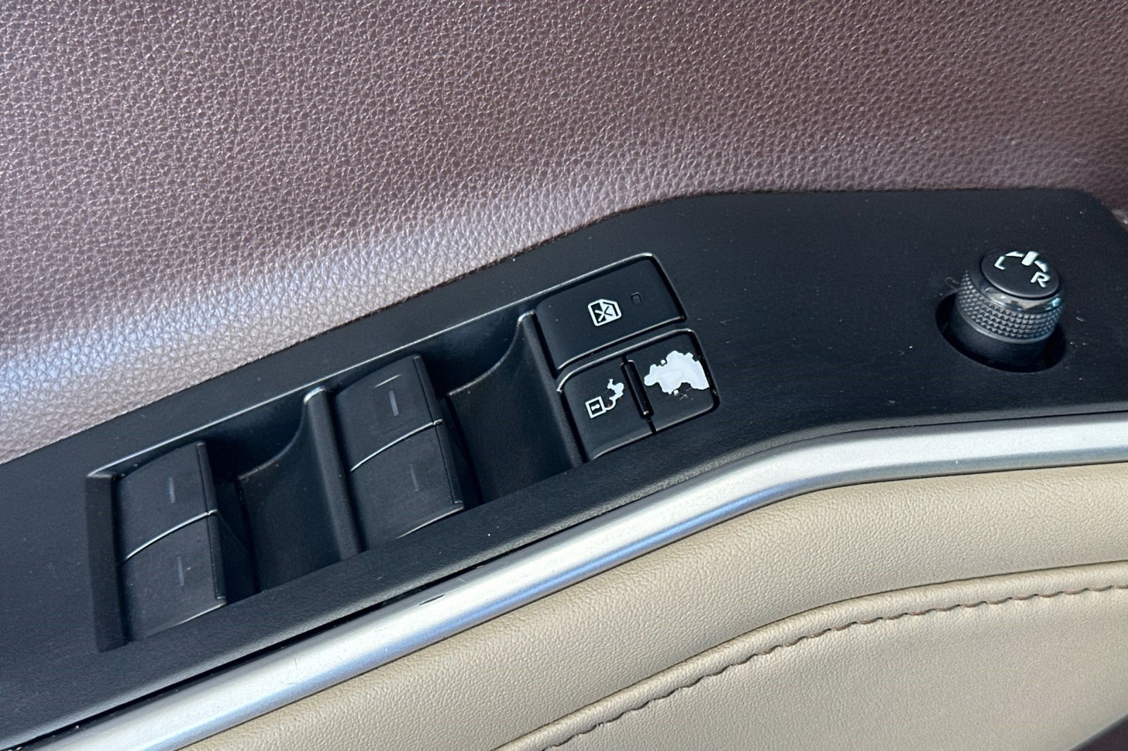 Used 2021 Toyota Highlander XLE FWD image 13