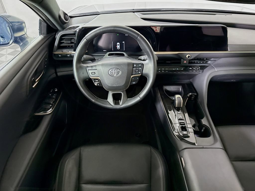Used 2025 Toyota Crown Limited w/ Advanced Technology Package AWD/4WD image 3