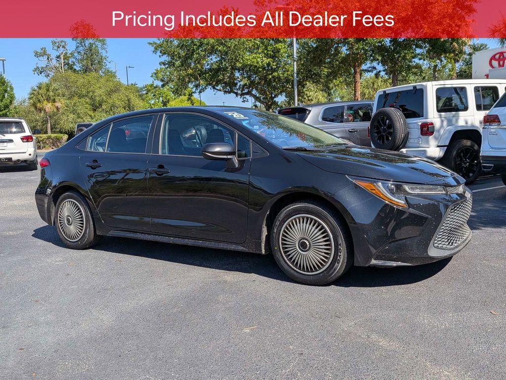 Used 2020 Toyota Corolla LE FWD image 2