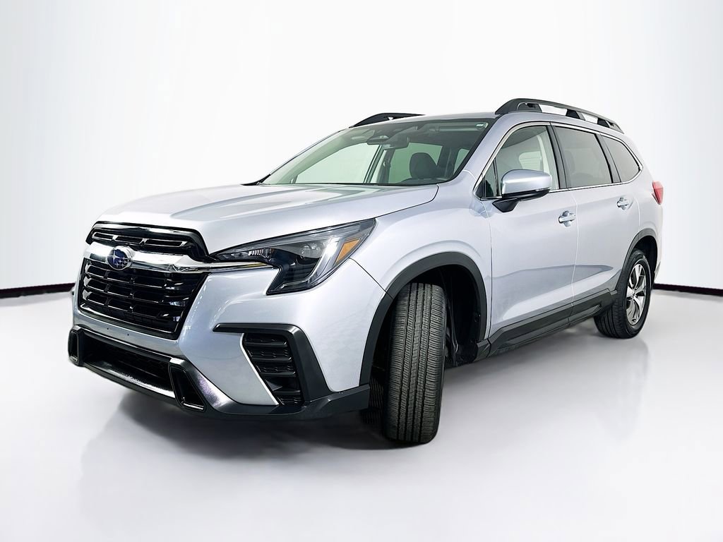 Used 2025 Subaru Ascent Premium image 2
