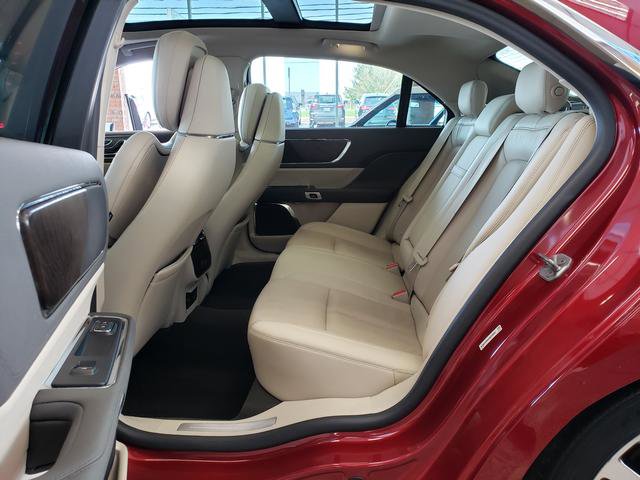 Used 2019 Lincoln Continental Select w/ Continental Climate Package image 12