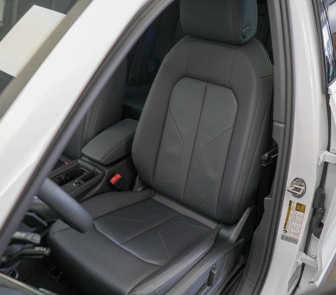 Used 2024 Audi Q3 2.0T Premium Plus w/ Premium Plus Package image 41