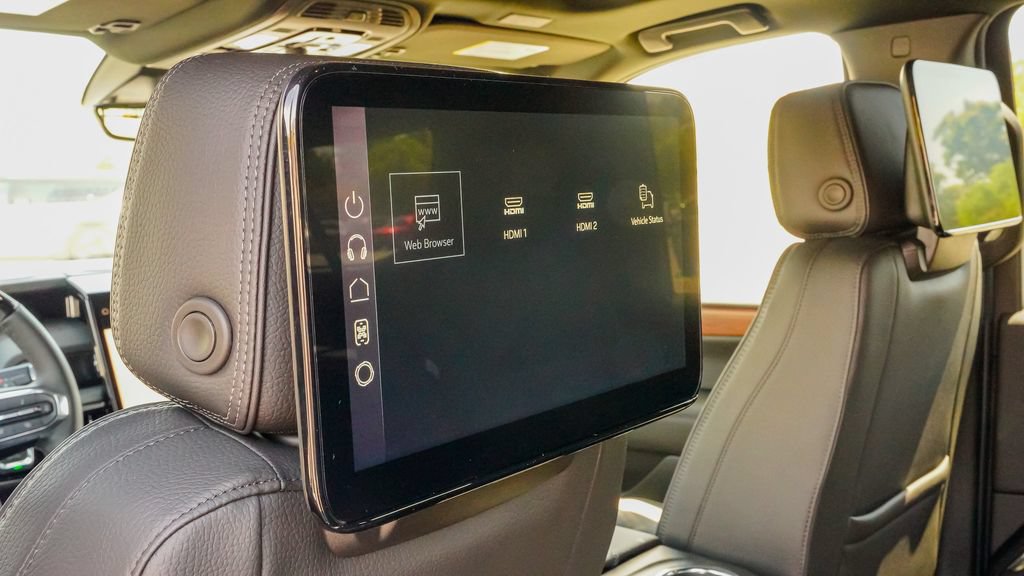 New 2026 GMC Yukon XL Denali w/ Denali Reserve Package AWD/4WD image 11