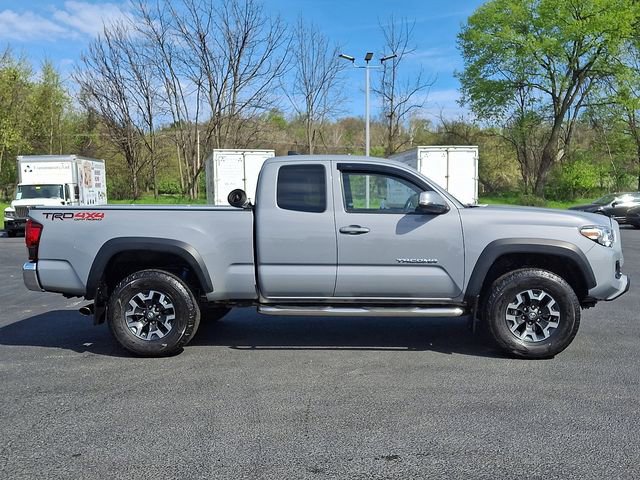 Used 2018 Toyota Tacoma TRD Off-Road image 10