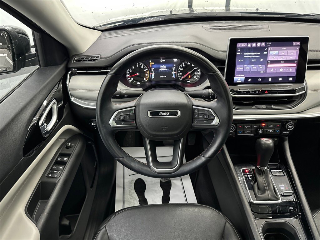 Used 2022 Jeep Compass Limited w/ Sun and Sound Group image 24