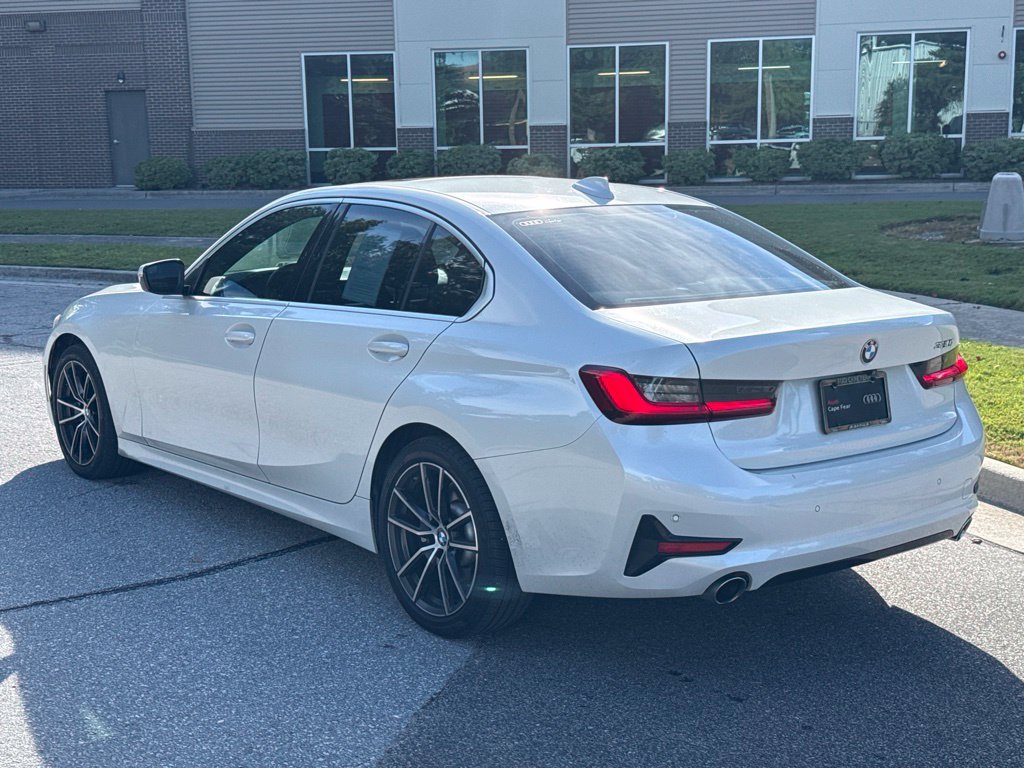 Used 2020 BMW 330i Sedan w/ Convenience Package RWD image 3