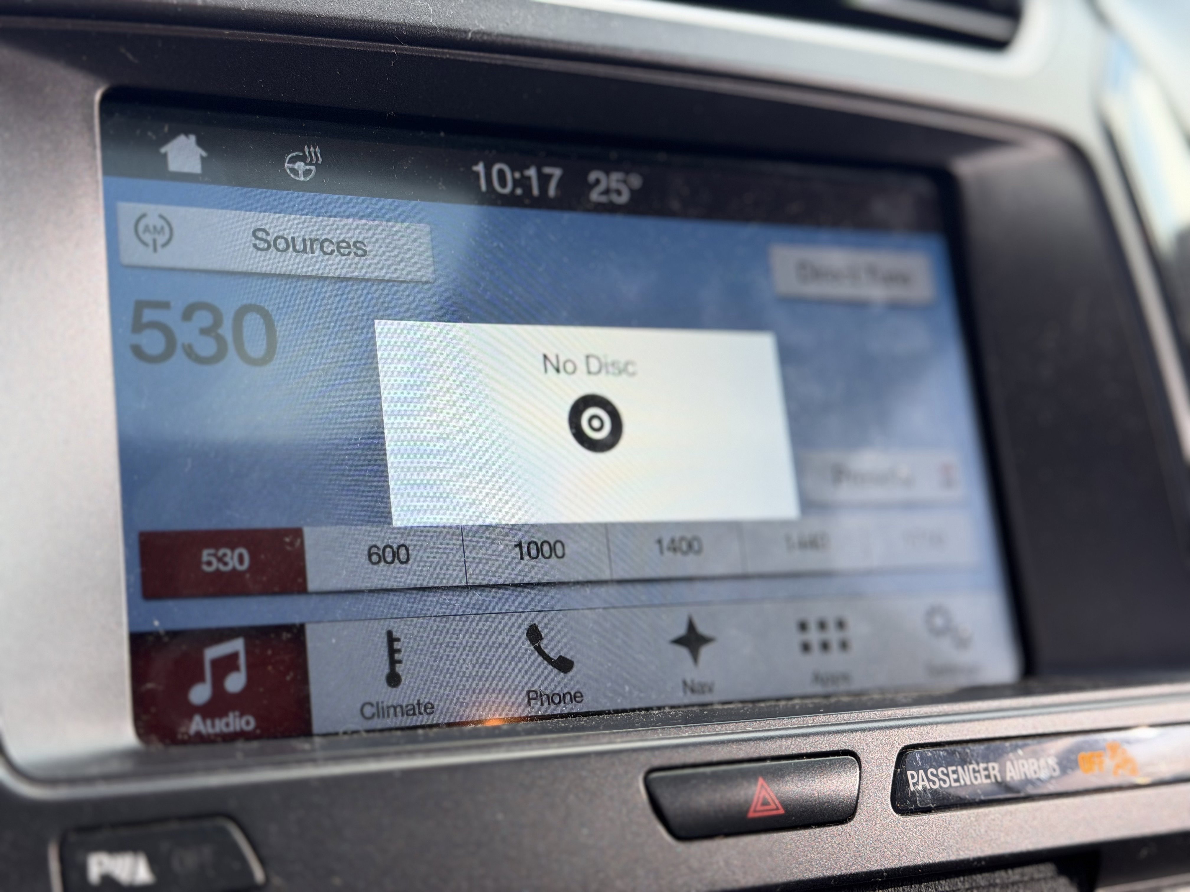 Used 2017 Ford Explorer XLT w/ Equipment Group 202A image 6