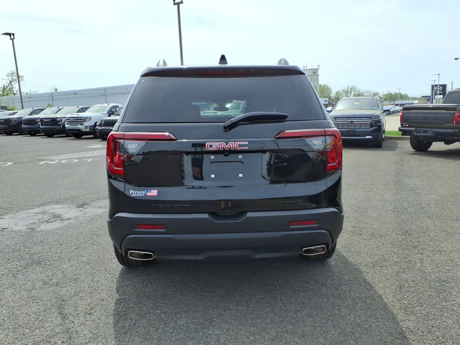 Used 2023 GMC Acadia SLE w/ Driver Convenience Package AWD/4WD image 4