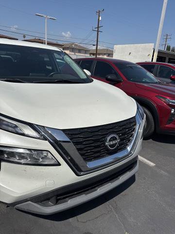 Certified 2023 Nissan Rogue SV FWD image 1