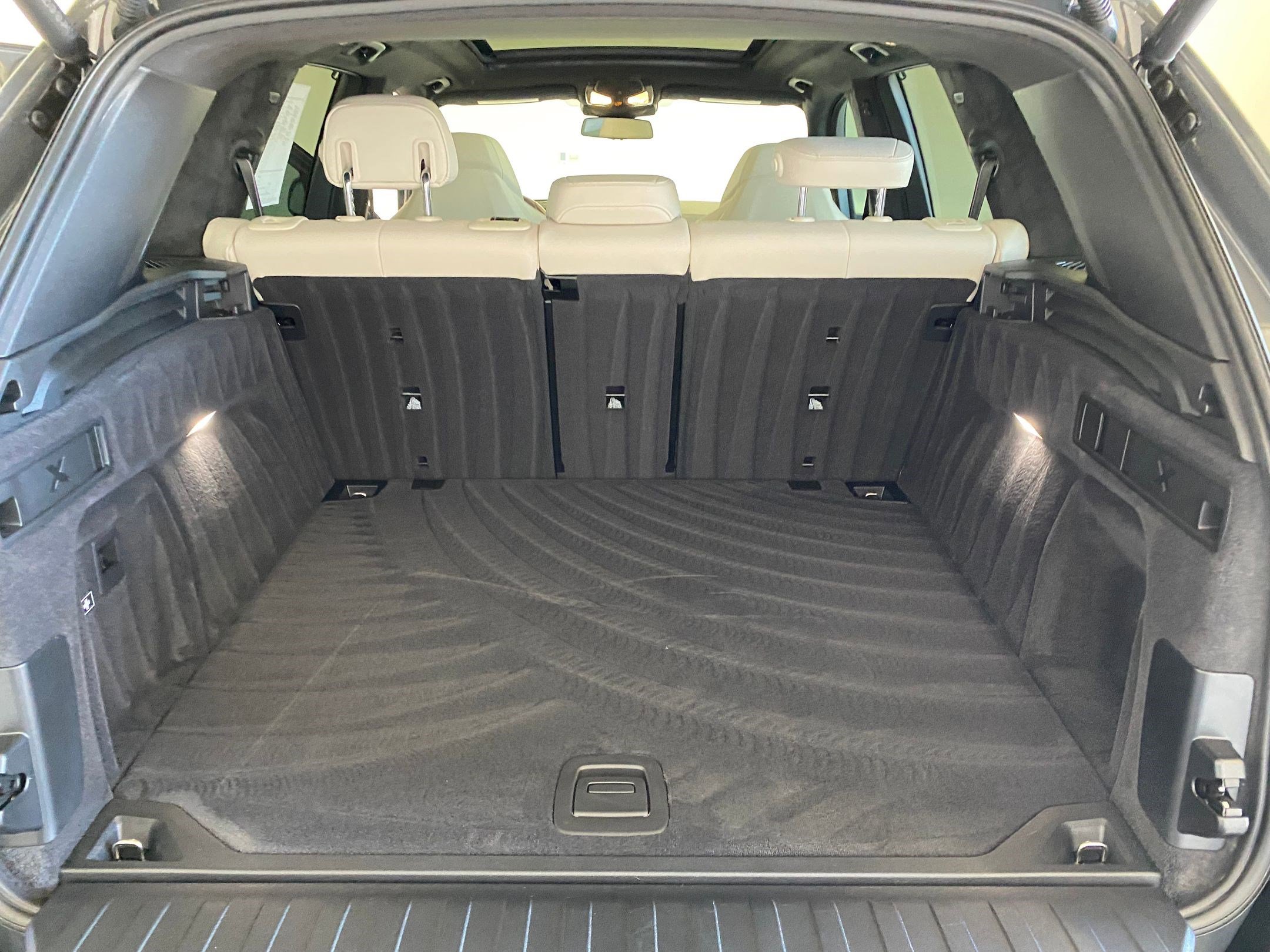 Used 2024 BMW X5 M Competition w/ Executive Package image 32