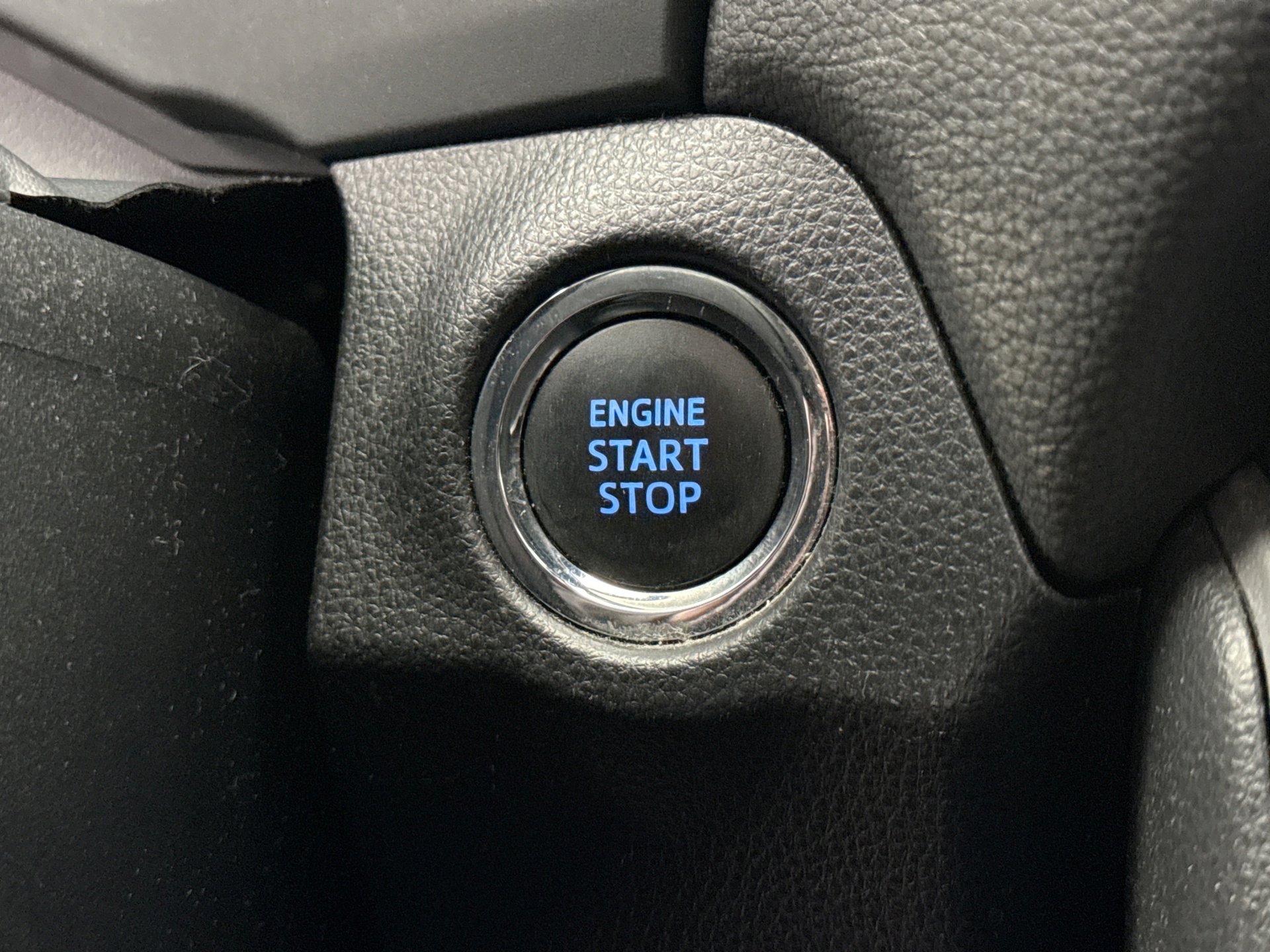 Used 2020 Toyota RAV4 Limited w/ All Weather Liner Package image 23