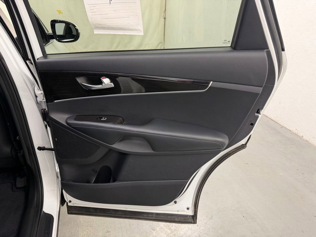 Used 2020 Kia Sorento L FWD image 14