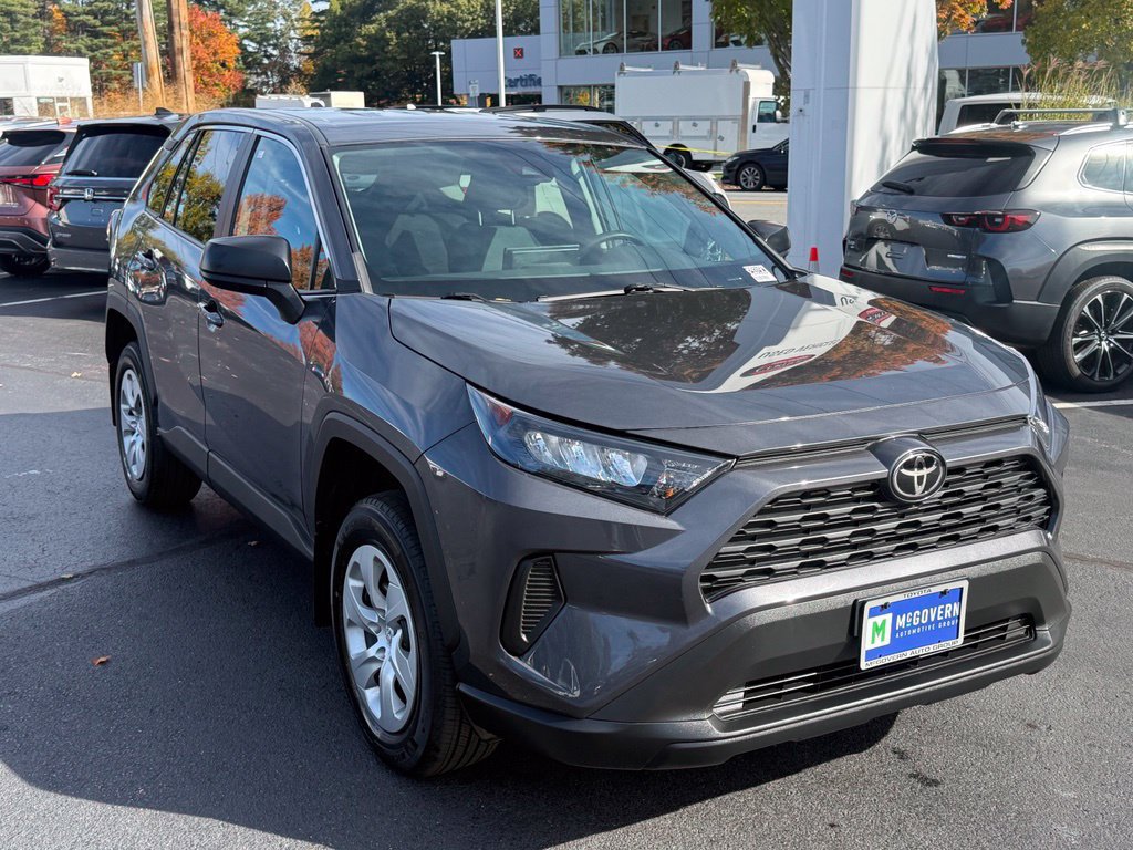 Used 2022 Toyota RAV4 LE AWD/4WD image 11