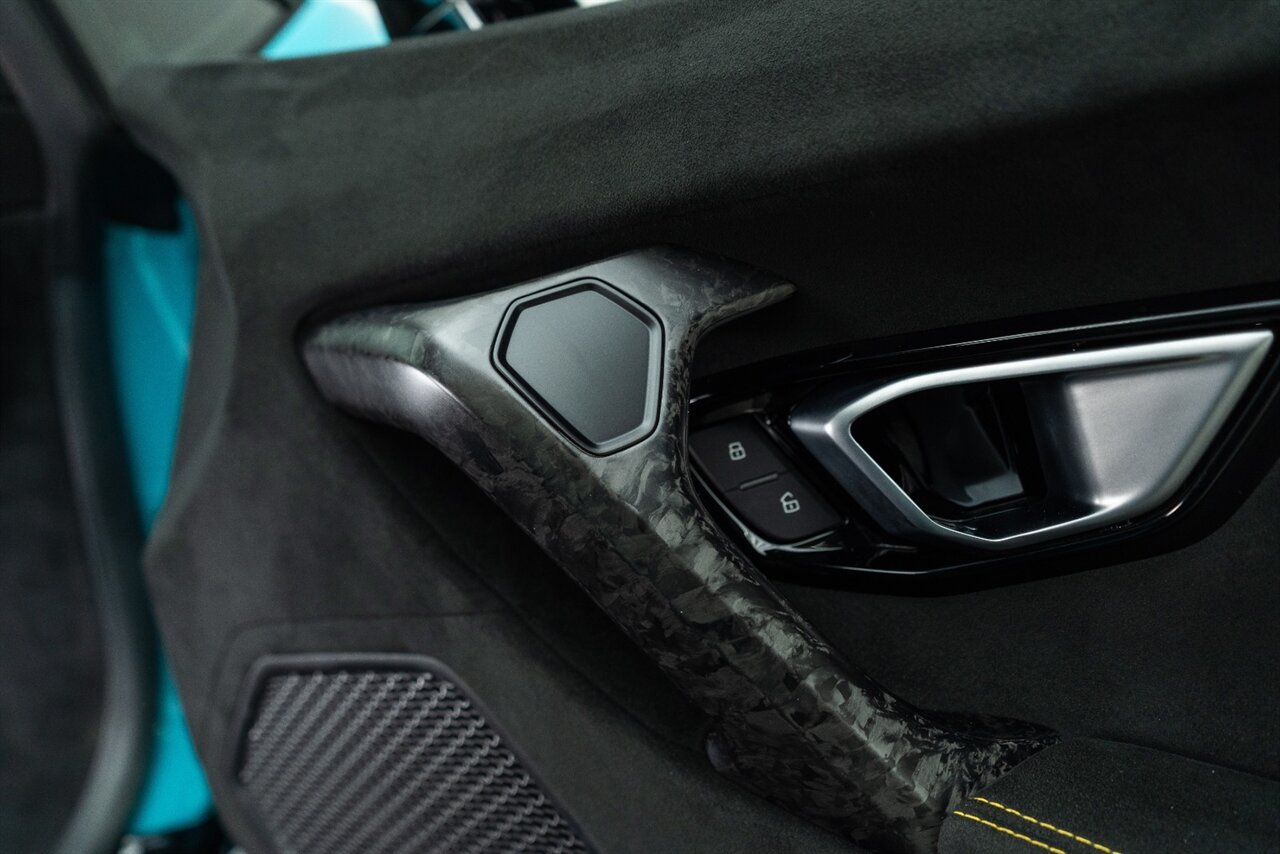 Used 2019 Lamborghini Huracan Performante AWD/4WD image 73