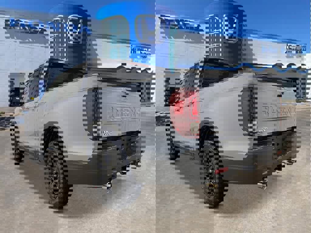 New 2026 Honda Ridgeline Black Edition image 3