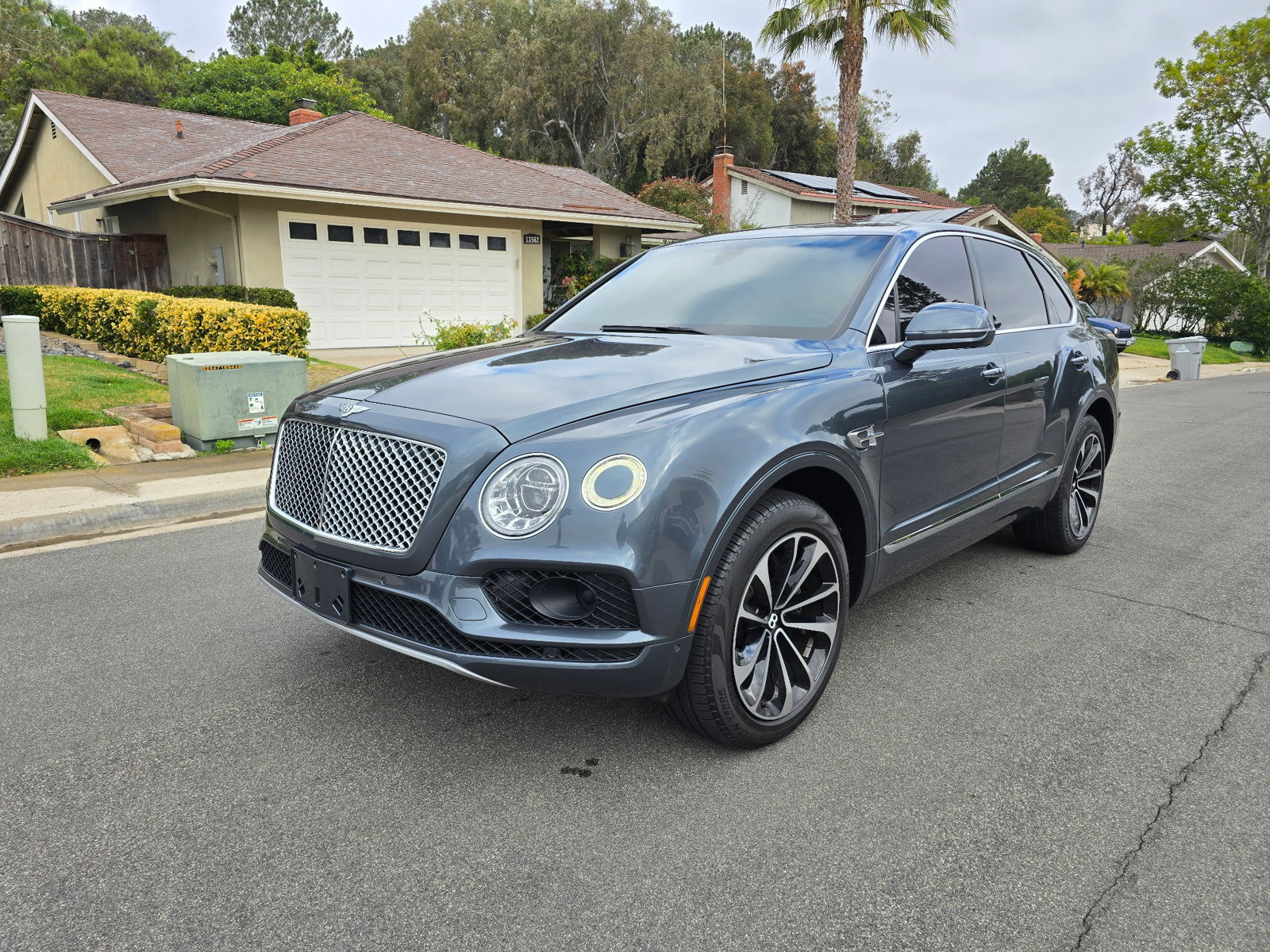 Used 2018 Bentley Bentayga