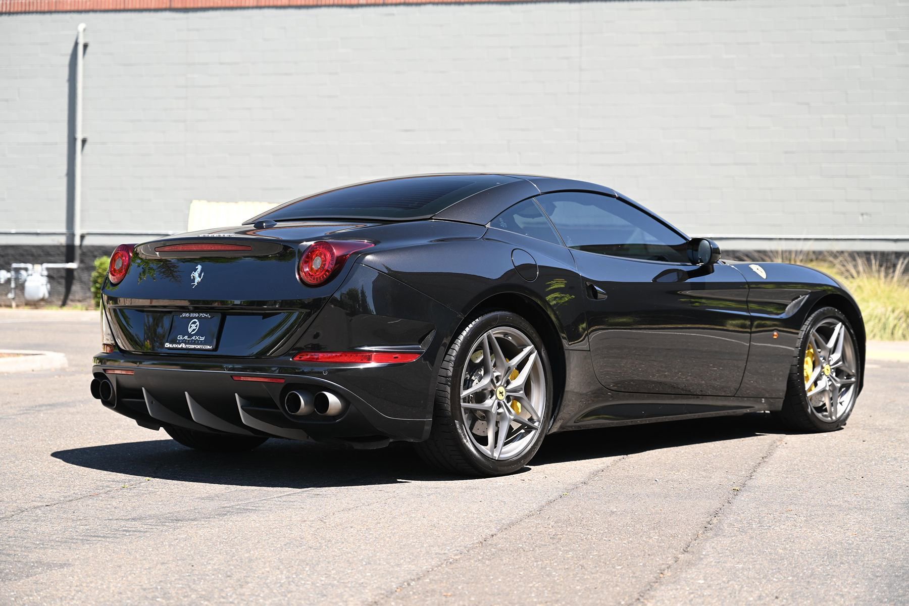 Used 2016 Ferrari California T RWD image 17