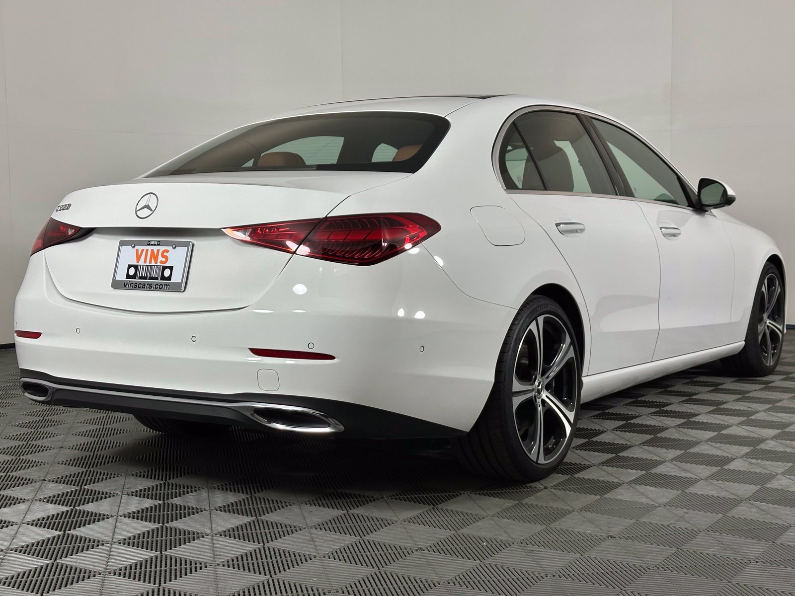 Used 2025 Mercedes-Benz C 300 Sedan image 4