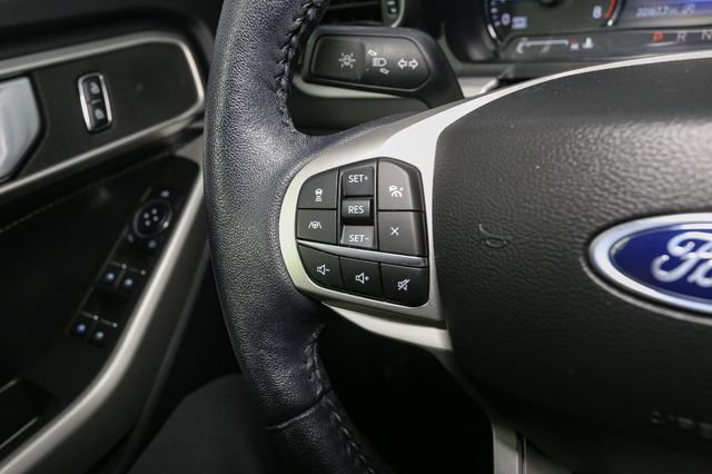 Used 2023 Ford Explorer XLT w/ Equipment Group 202A AWD/4WD image 32